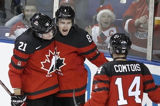 Kanadský hráč Max Comtois so spoluhráčmi. 