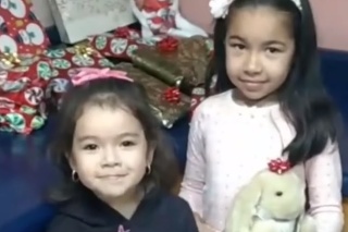 Sestry Ximena a Dayami (vpravo) zažili veľké prekvapenie.