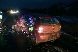 Smrteľná nehoda sa stalo na Štedrý večer v Prešovskom kraji - zrazili sa Škoda Octavia a VW Polo.