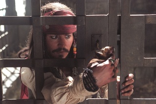 Johnny Depp sa zjavil v oblečení legendárneho piráta.