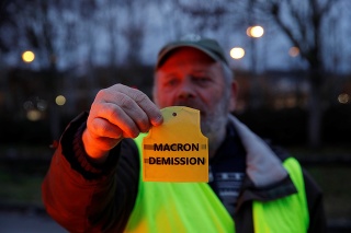 Francúzske vedenie sa v dôsledku plánovaných protestov tzv. žltých viest obáva násilností (ilustračné foto).