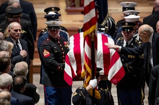 Pohreb Georgea Busha st. vo washingtonskej Národnej katedrále 