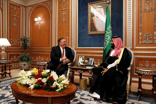 Mike Pompeo s korunným princom Muhammadom bin Salmánom
