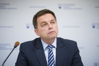 Minister financií Peter Kažimír. 