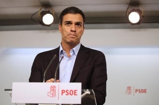 Pedro Sánchez rezignoval.