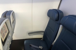 Mnohí cestujúci si za sedadlo pri okne zaplatili.
