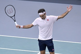 Federer a Djokovič sa stretli v semifinále.