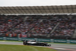Lewis Hamilton sa stal po piaykrát majstrom sveta F1.