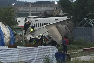 Vlaková nehoda sa skončila tragicky.