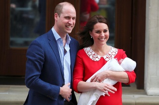 Vojvodkyňa Kate opustila pôrodnicu v centre Londýna.