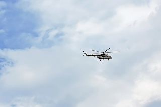 Košičanov vystrašili vrtuľníky, ktoré nalietavali veľmi nízko. Navyše spôsobovali veľký hluk.
