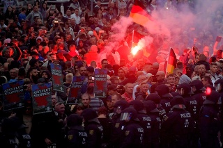 Najväčšia vlna nepokojov zasiahla Chemnitz v pondelok.