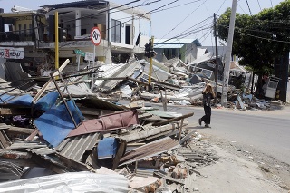 Po pustošivom zemetrasení v Indonézii hlásia množstvo obetí.