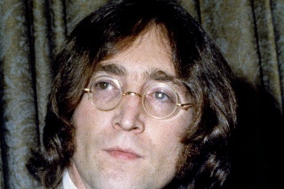 Spevák John Lennon