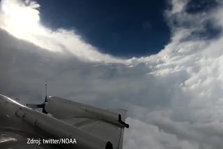 obrazok k videu 18929: Takto to vyzerá uprostred hurikánu Florence: Zo záberov behá mráz po chrbte!