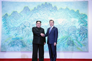 Severokórejský vodca Kim Čong-un a juhokórejský prezident Moon Jae-in.