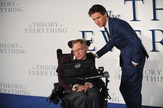 Za hudbu do filmu Teória všetkého, ktorá je o Stephenovi Hawkingovi, dostal Zlatý glóbus.
