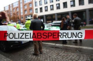 Nemecká polícia zadržala muža podozrivého z toho, že v sobotu v Mníchove pobodal nožom štyroch ľudí. 
