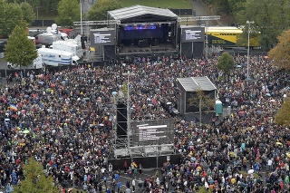 Desaťtisíce ľudí na koncerte proti extrémizmu