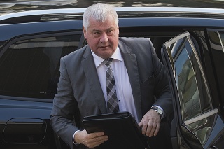 Minister dopravy, výstavby a regionálneho rozvoja SR Árpád Érsek.
