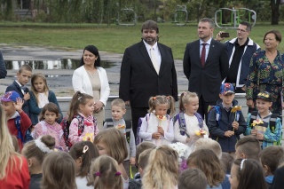 Premiér otvoril školský rok v obci Slovenský Grob (okres Pezinok).
