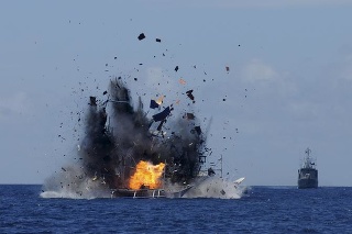 Vybuchol čln s pyrotechnikou. (ilustračné foto)