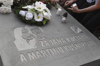 Vraždu mladej dvojice bude v Košiciach pripomínať tento pamätník.