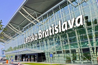 Letisko M. R. Štefánika nemá  národného prepravcu, takže je znevýhodnené.