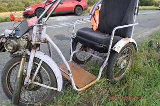 Štefana († 54) na trojkoleosovom vozíku zrazil vodič (25) osobného auta