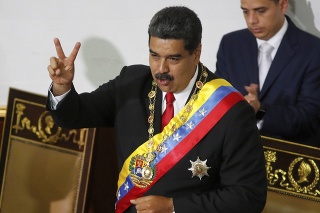 Maduro zrušil prísahu.