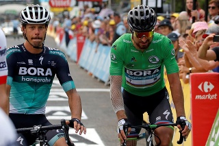 Daniel Oss (vľavo) si myslel, že Sagan na Tour skončí.