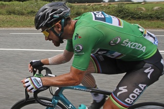 Slovenský cyklista Peter Sagan v zelenom drese lídra bodovacej súťaže počas 19. etapy.