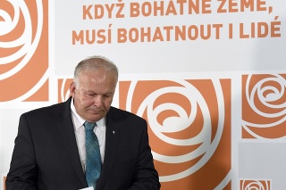 Český minister práce oznámil svoju rezignáciu. 