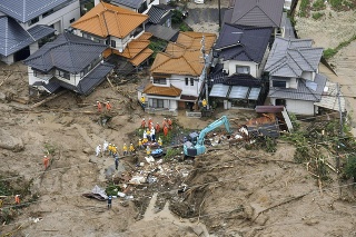  Po lejakoch a povodniach hlásia v Japonsku 15 mŕtvych a vyše 50 nezvestných.