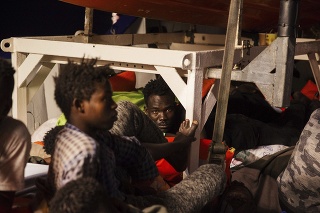 Na palube Lifeline sa nachádza 234 migrantov.
