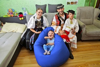 Folkloristov Ivetku (23), Jaroslava (40) a Gorazda (6) zaujal príbeh malého Lukáška (4) a rozhodli sa mu pomôcť.