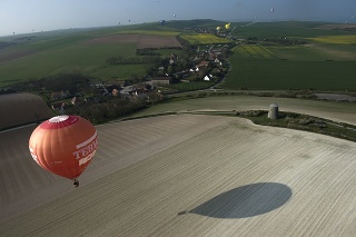 Muž v teplovzdušnom balón objavil nelegálnu plantáž (ilustračné foto). 