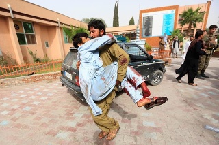 Taliban obnovil útoky pred koncom prímeria.