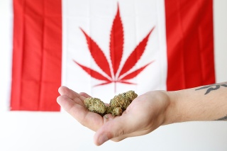 Kanada je len druhou krajinou, ktorá povolila marihuanu na rekreačné účely.