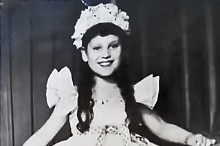 Dievčatko v baletnom úbore sa v dospelosti zaradilo nielen k najvýraznejším osobnostiam československého filmu a divadla.