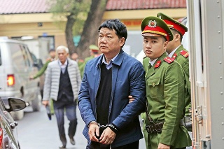 Trinh Xuan Thanha uniesli z Berlína vlani v júli. 