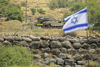 Izraelská armáda na Golanských výšinách je v pohotovosti.