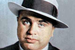 Al Capone († 48).