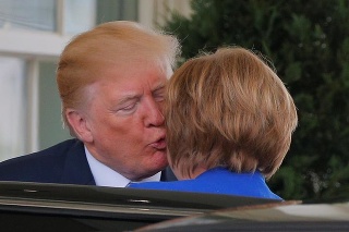 Donald Trump privítal v Bielom dome Angelu Merkelovú.