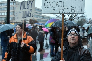Protest Za slušné Slovensko v Michalovciach