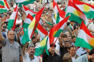Po skončení hlasovania Kurdi oslavovali hlboko do noci