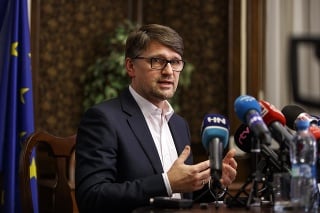 Marek Maďarič sa vracia do parlamentu.