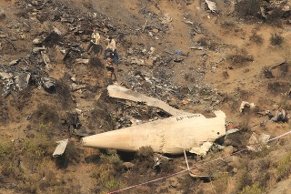 Pri páde lietadla zahynulo 13 ľudí (ilustračné foto). 