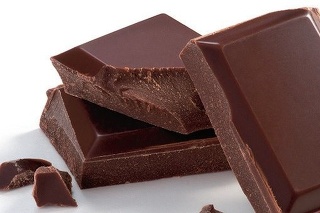 Večer by ste už čokoládu nemali jesť.