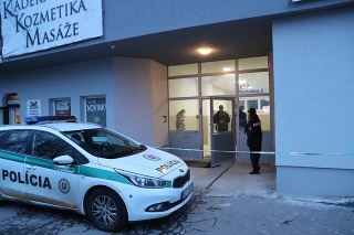 Krvavá streľba sa odohrala v paneláku na Rovniankovej ulici v bratislavskej Petržalke.